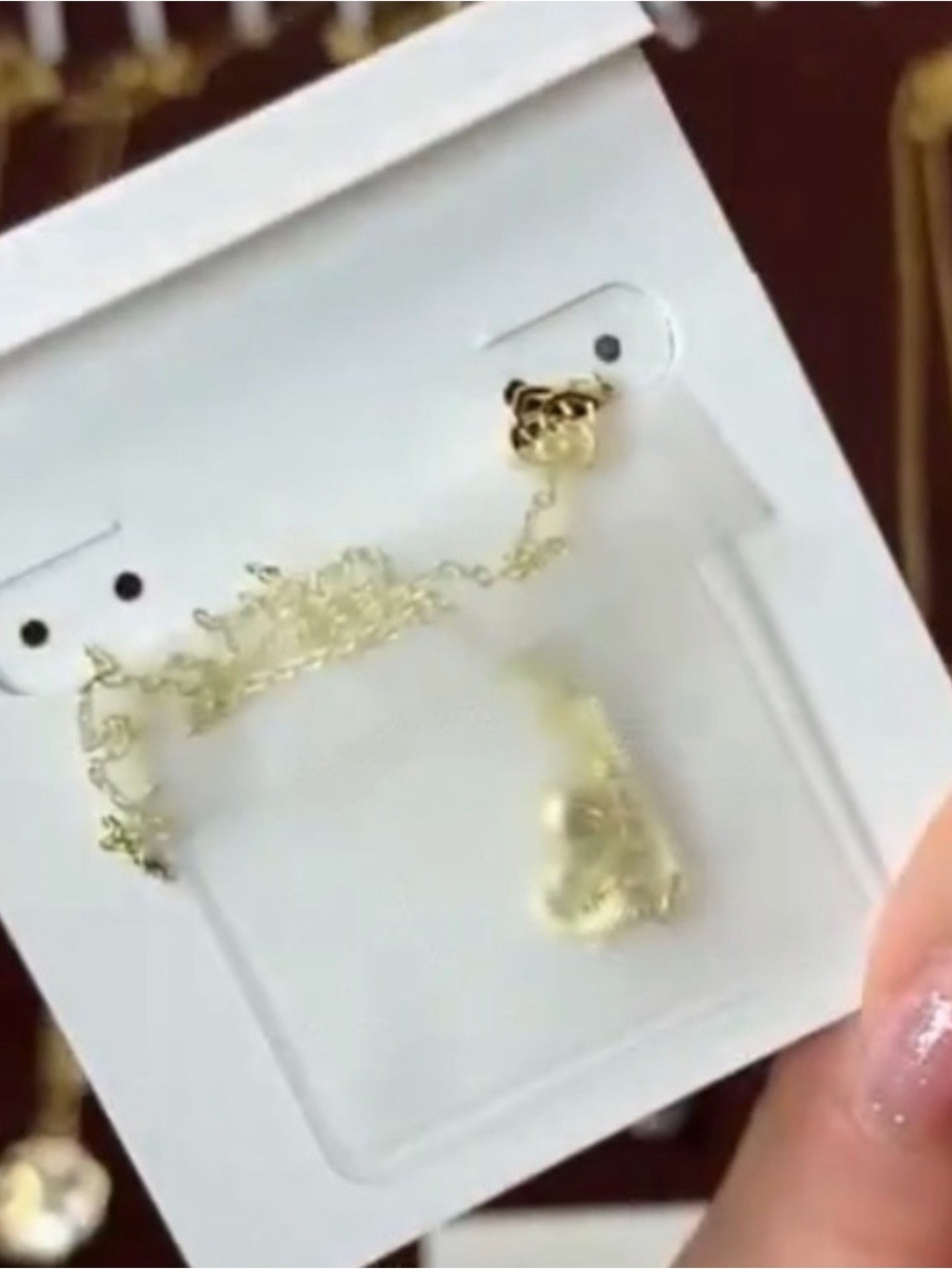 Kendra Scott, Brynne Gold Shell Pendant Necklace with White Mother-of-Pearl - Picture 3 of 5